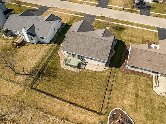 5th image of 9229 Longfellow Ln