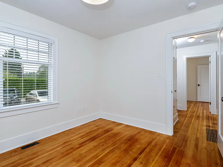 3031 Northwest Ave — Photo 15