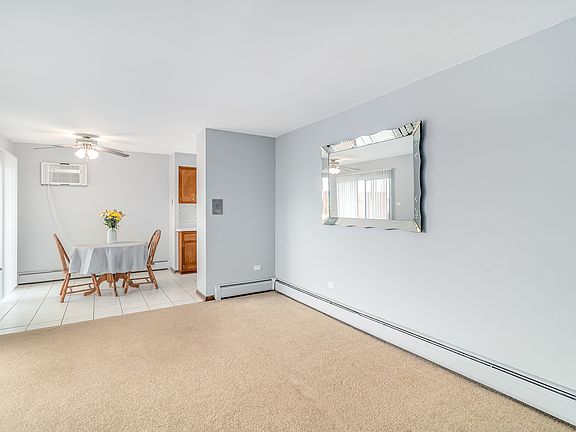 3rd image of 4750 W 101st St APT 1C