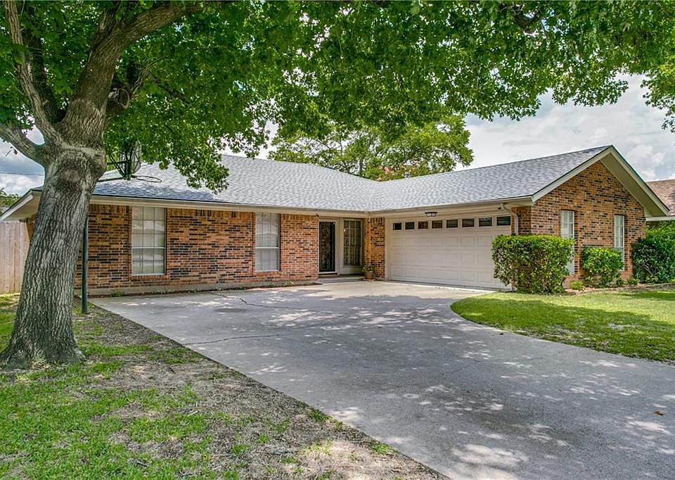 2nd image of 2908 Avonhill Dr