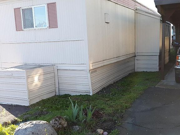2nd image of 3848 S Pacific Hwy Space 63