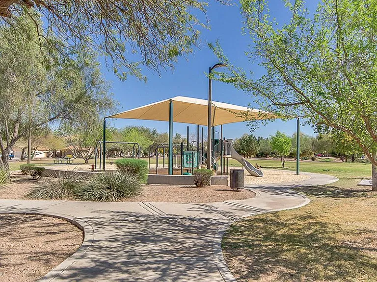 1363 W Spruce Dr — Photo 15