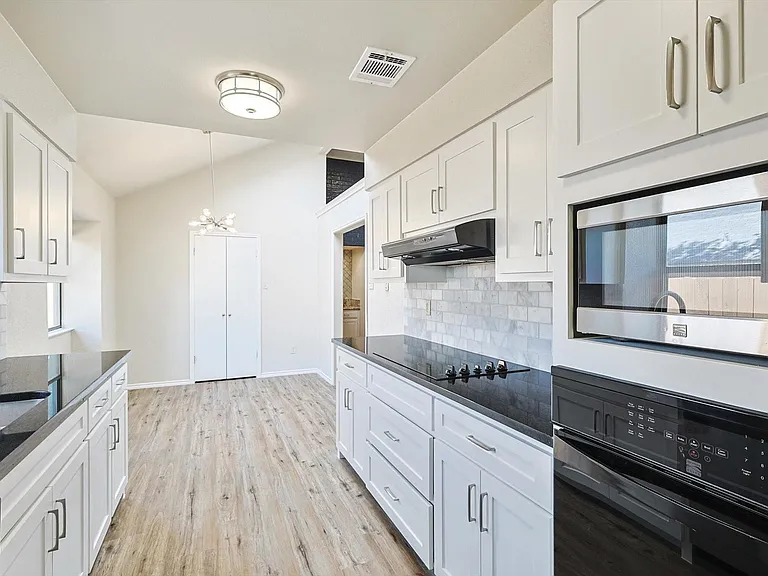 653 Raven Ln — Photo 20