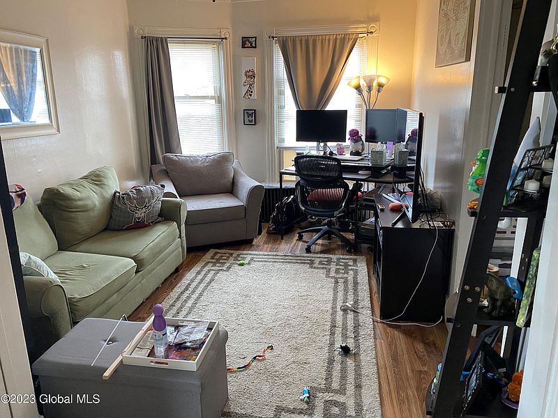 5th image of 435 Third Street