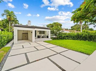 829 Granada Groves Ct, Coral Gables, FL 33134