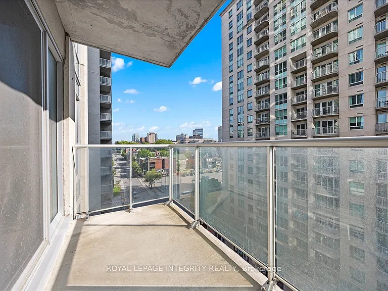 242 Rideau St #909 — Photo 24
