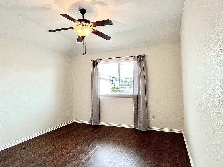 2204 Paige Ct — Photo 31
