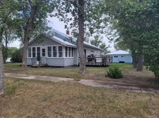 112 Jetson St, Zahl, ND 58845
