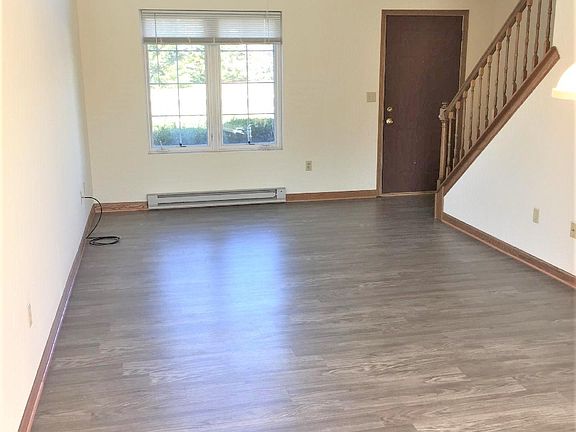 2nd image of W1088 Lewis Ln APT 2