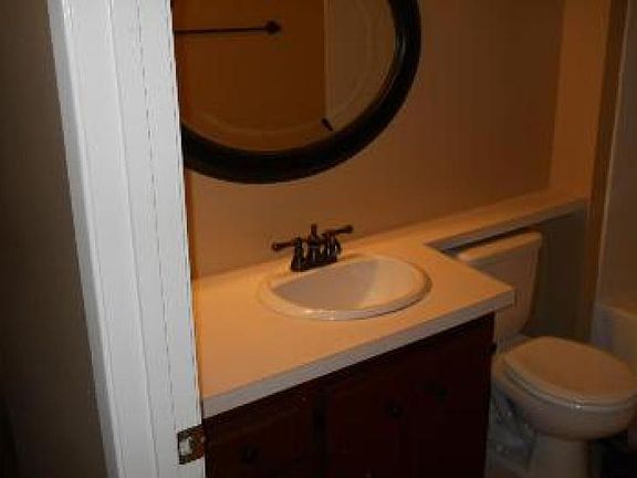 4th image of 10590 Lakeside Dr N