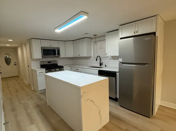 (undisclosed Address), Chicago, IL 60639