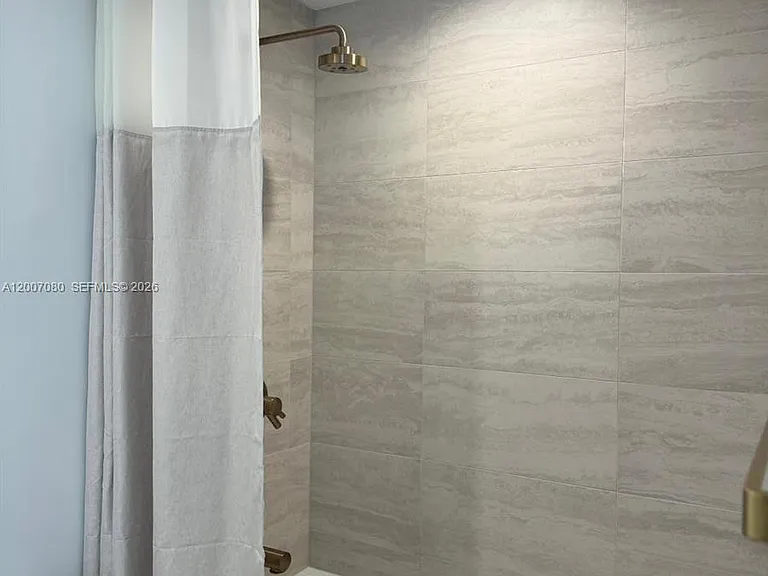 77 SE 5th St #Penthouse 01 — Photo 15
