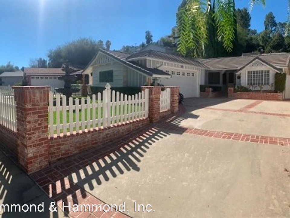 1st image of 5235 Canoga Ave