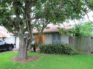 5126 Willowview Dr, Baytown, TX 77521