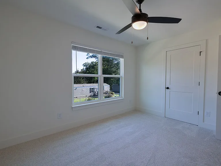 101 Spencer St — Photo 12