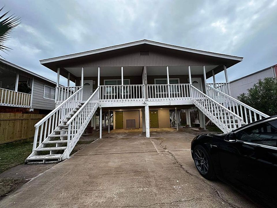 1st image of 208 W Gardenia St #9