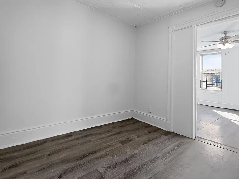 492 W Side Ave #2L — Photo 12
