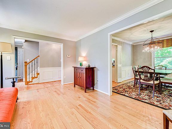 5th image of 9519 Marcus Ct