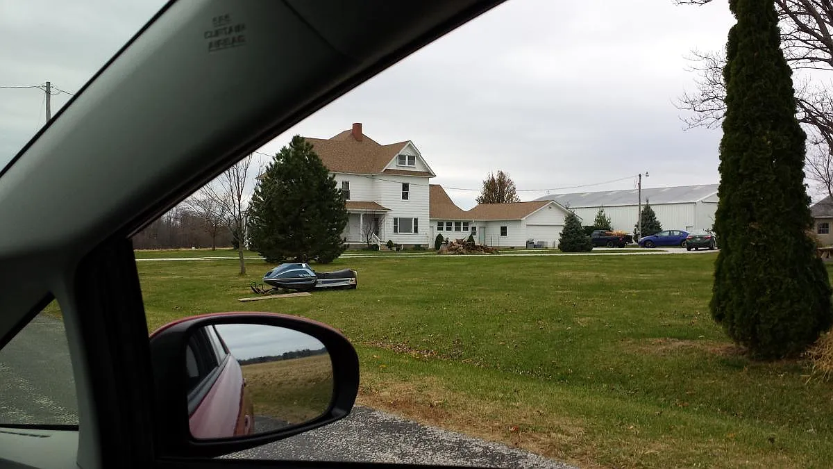3 bed, 1.5 bath, 1400 sqft, $1,700 — Photo 1