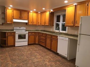 2 Albion St APT 1, Salem, MA 01970