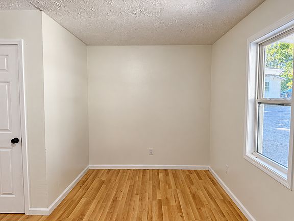 5th image of 229 Sowder Ln Unit F