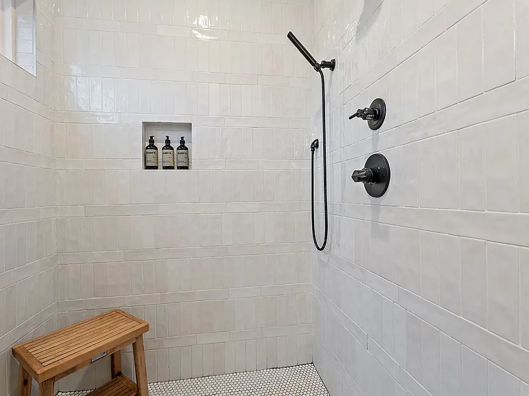 6462 Thunderbird Dr — Photo 23