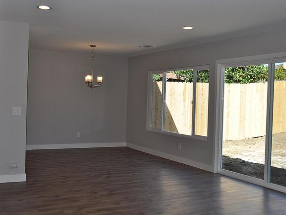 3rd image of 565 W Santa Barbara St