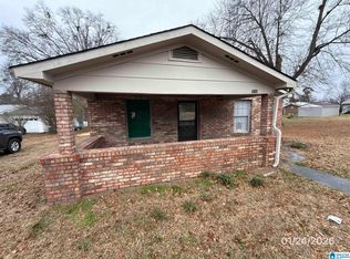 534 1st St SW, Graysville, AL 35073