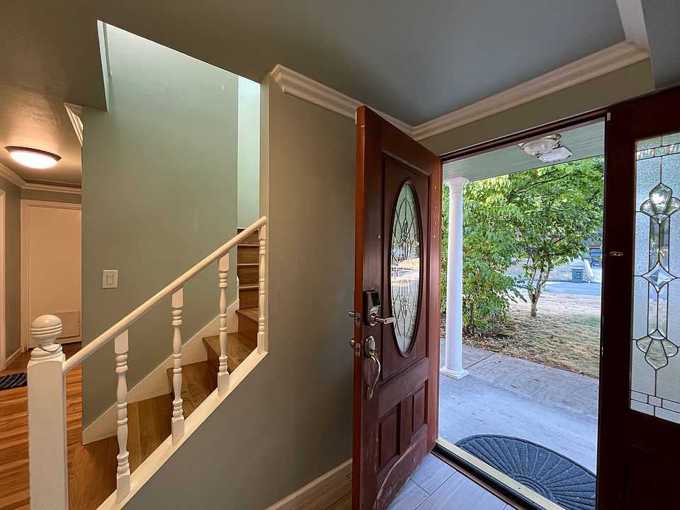 2nd image of 112 162nd Ave SE