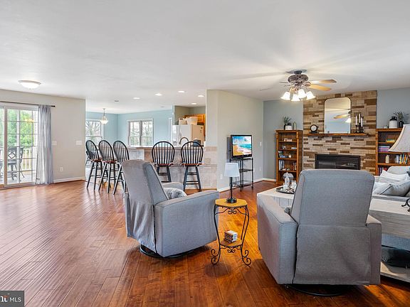 5th image of 31811 Duane Dr