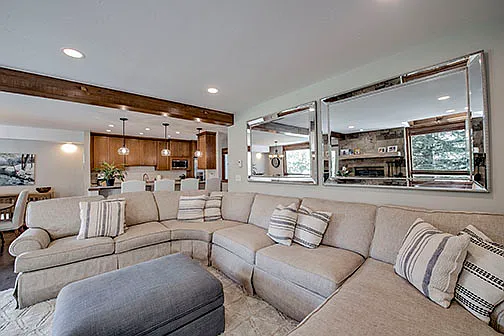 654 Stone Creek Dr — Photo 2