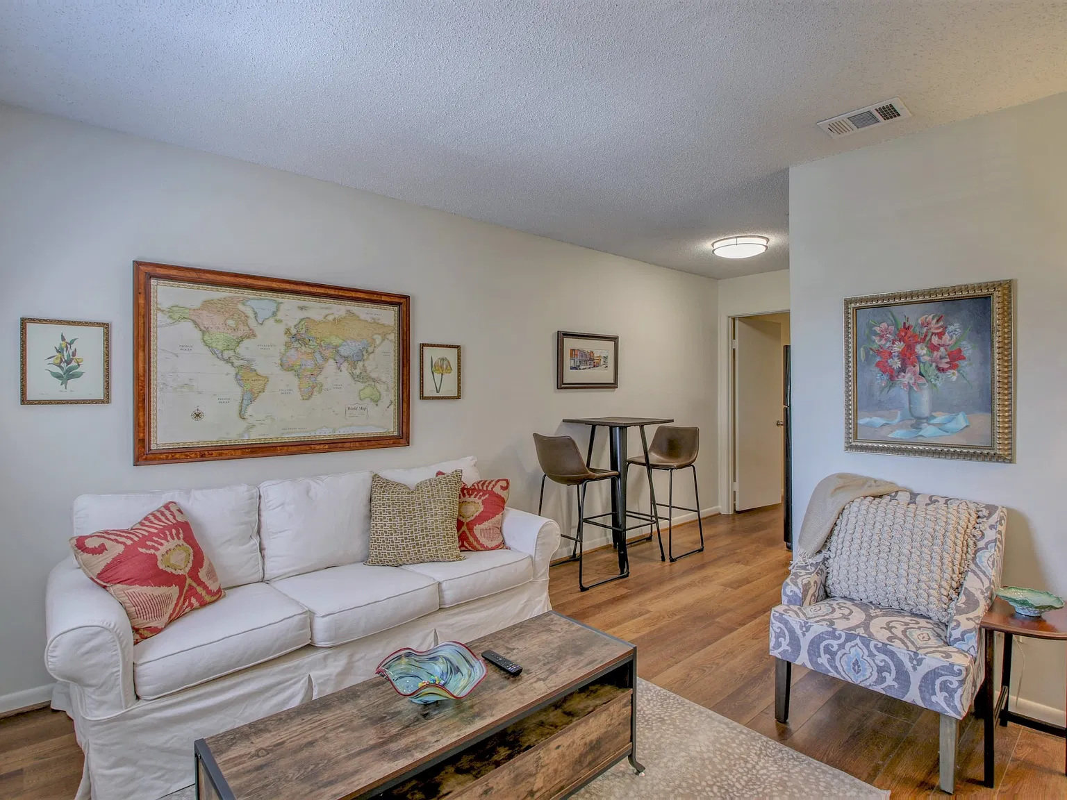 1 bed, 600 sqft, $1,050 — Photo 1