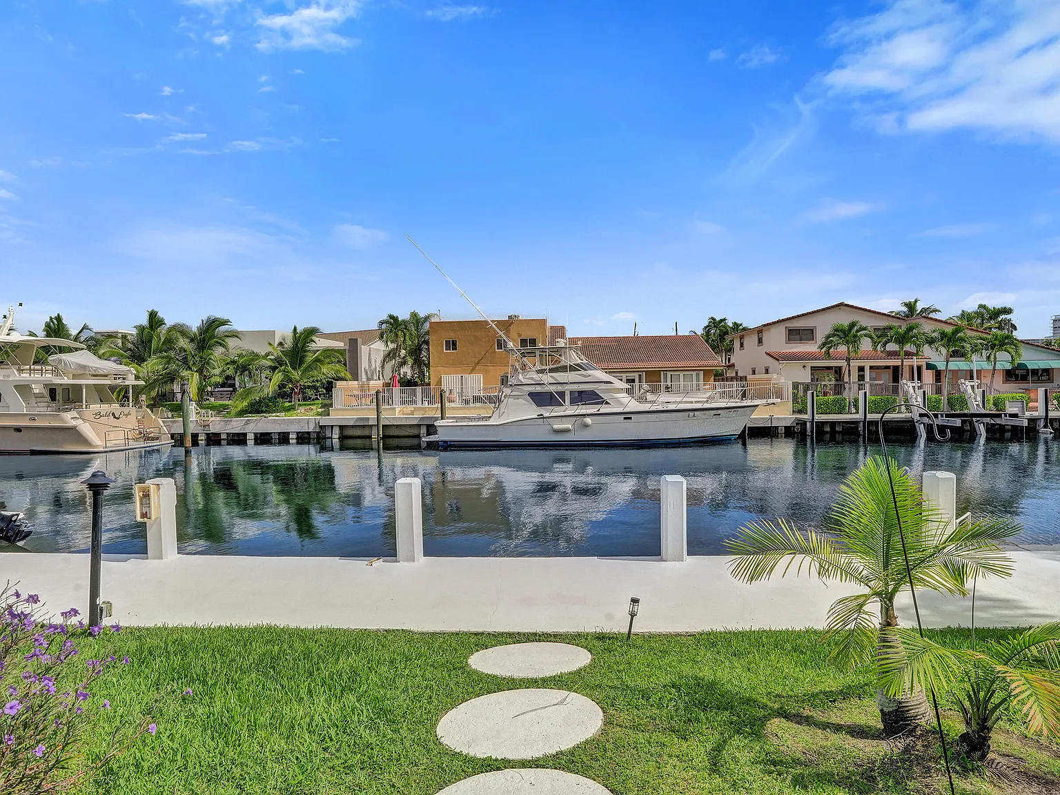 1 bed, 1.5 bath, 1000 sqft, $2,600 — Photo 2