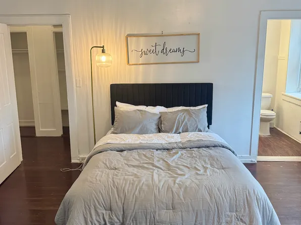800 Cathedral St APT 4, Baltimore, MD 21201