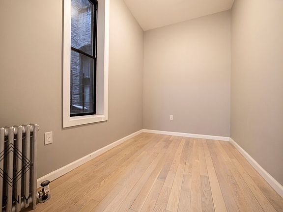 5th image of 526 Chauncey St #F1