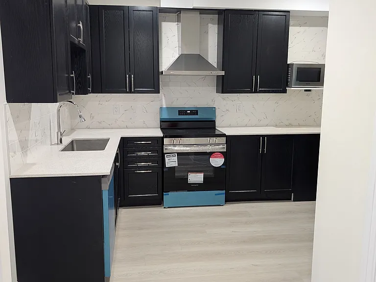 2445 Charles Cornwall Ave #BASEMENT — Photo 8