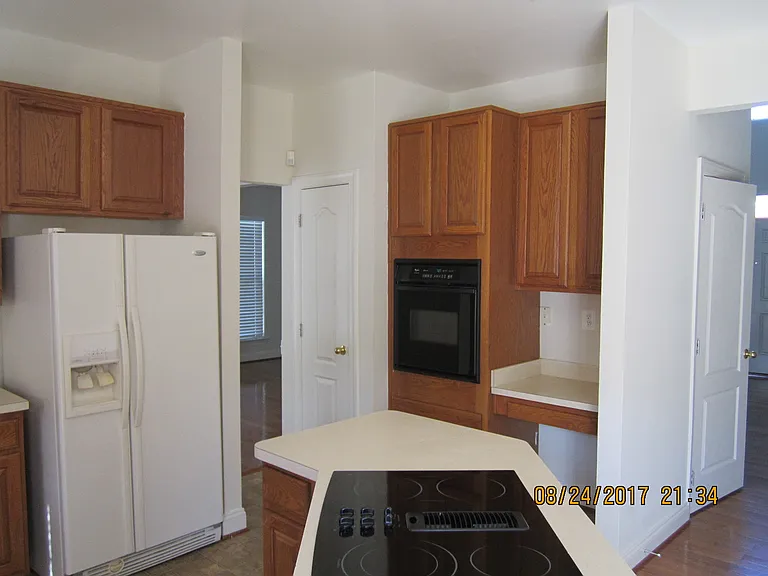 10026 Edgewater Ter — Photo 6
