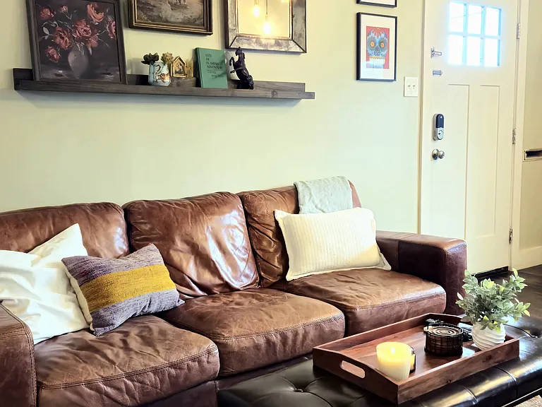 519 E Ashby Pl — Photo 6
