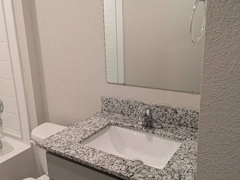 512 Comanche Dr — Photo 9