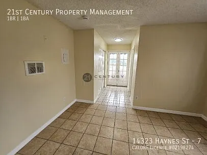 14323 Haynes St #7 — Photo 9