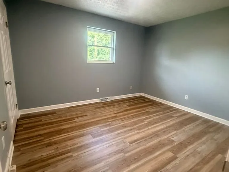 921 Brown School Rd — Photo 11