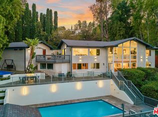 4854 Brewster Dr, Tarzana, CA 91356