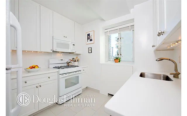 Sold by Douglas Elliman | media 6