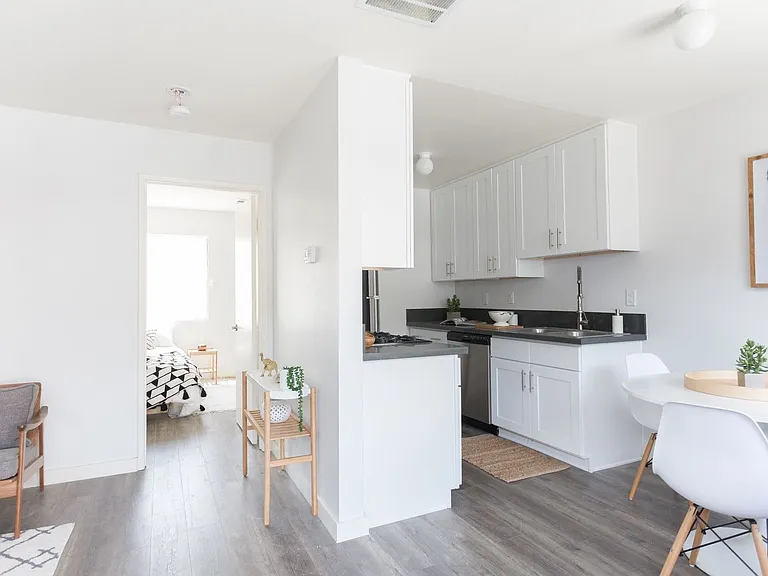 1815 E 2nd St #17 — Photo 2