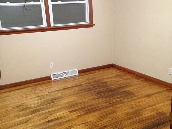 2nd image of 400 Stolp Ave
