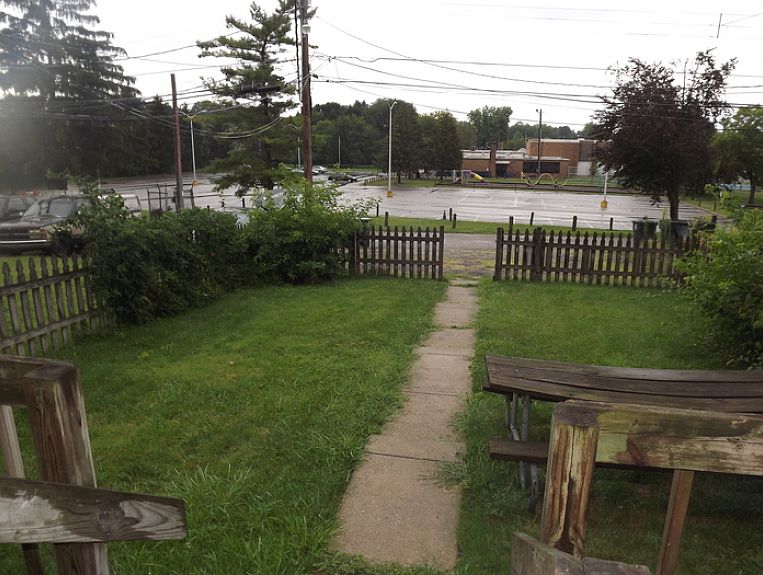 2nd image of 909 Highridge Ave APT 3