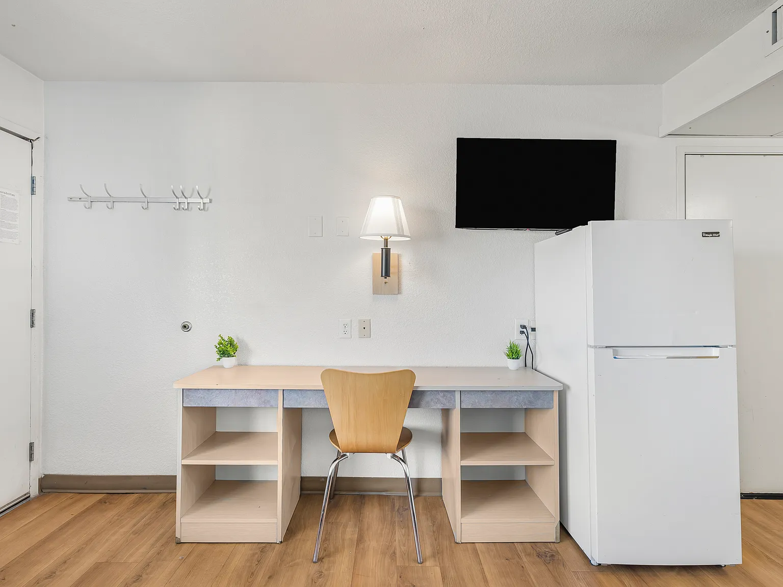 1 bed, 450 sqft, $899 — Photo 4