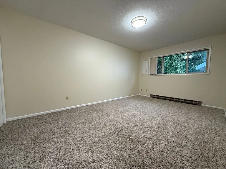 Vintage Upstairs 2 Bedroom With Patio In Hollywood District ~ Near It All! Off Street Parking~ Pe... — Photo 11