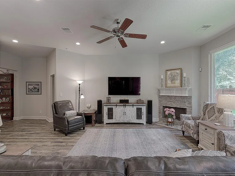 756 Holly Springs Dr — Photo 11