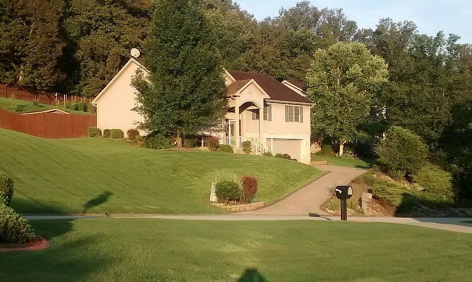 1st image of 418 Meadowood Dr